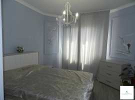 Собственник продаёт мебелированную, просторную, солнечную квартиру...