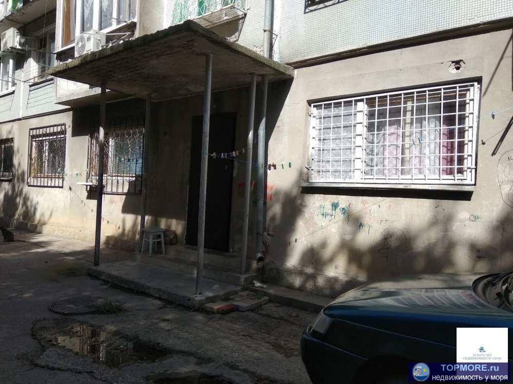 Срочно! Собственик. Квартира на Бытхе 140, 8 кв.м, первый этаж. Квартира состоит из двух изолированных друг от друга... - 2