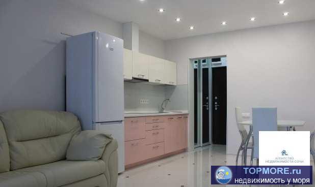 Продаю квартиру в элитном жилом комплексе в 100 метрах от Морского порта. На крыше комплекса открытый бассейн.... - 2