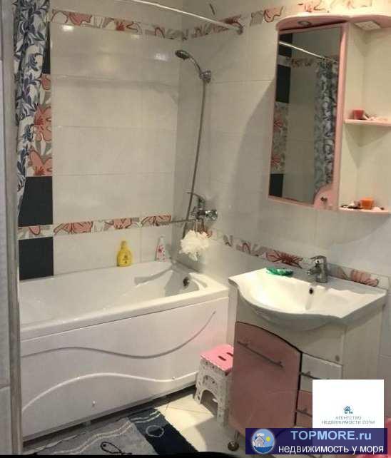 Продается квартира с хорошим качественным ремонтом . Полноценная трехкомнатная. Кухня и три просторные комнаты. Дом... - 2