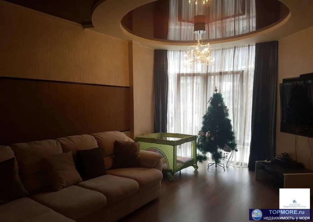 Продаётся 2-комнатная квартира с дизайнерским ремонтом и качественной мебелью. Прекрасный вид на горы, балкон,...