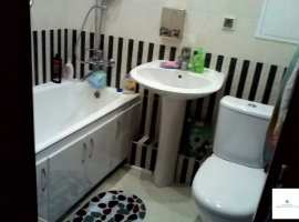 Продаю свою 2х-комнатную , кв.с новым ремонтом, в центре...