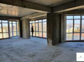 Продам квартиру - 100 кв. метров, в черновом варианте, в ЖК...