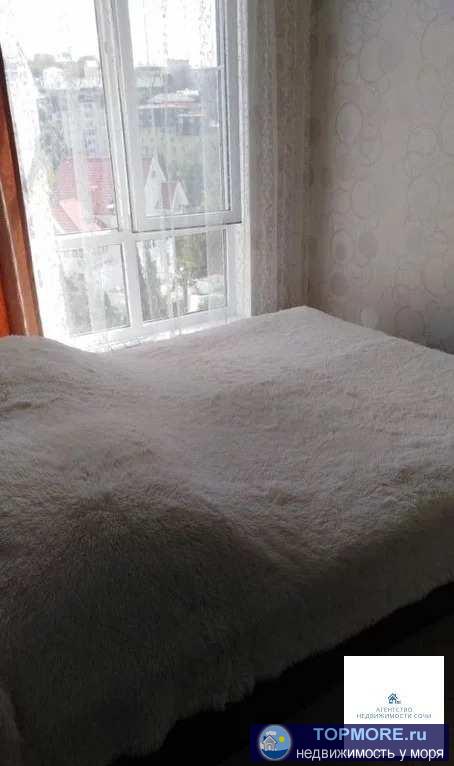 Продаётся квартира с ремонтом и мебелью. Площадь 49 кв. Рядом остановка и 10 минут до моря. Удобное расположение места. - 2