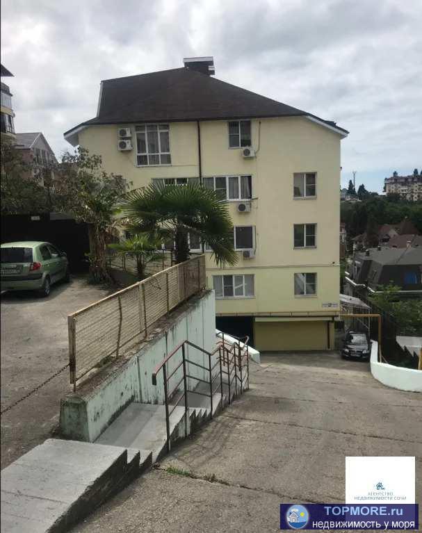 Продаю 5ти комнатную квартиру в центральном районе, не далеко от моря.  Квартира Двухуровневая, первый уровен,...