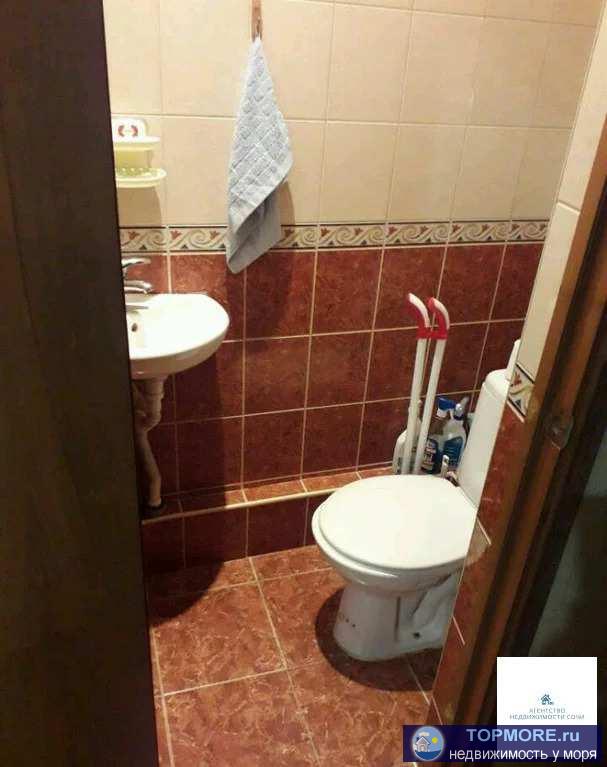 Продам 2-х комнатную квартирусобственник.Свободная планировка :2 сан.узла,2балкона, лоджия.Комнаты светлые.Отличный... - 1