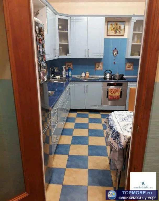 Продам 2-х комнатную квартирусобственник.Свободная планировка :2 сан.узла,2балкона, лоджия.Комнаты светлые.Отличный... - 2