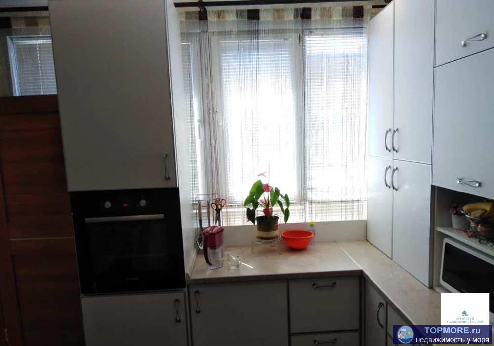 Продаю квартиру в тихом , спокойном, а самое главное ровном районе города Сочи. До остановки 50 метров, до моря 500...