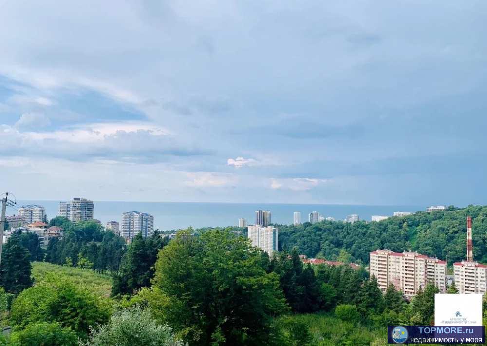 Просторная квартира с панорамным видом на море, город, горы! Продается квартира S=101 м. кв. на 3 этаже в доме...