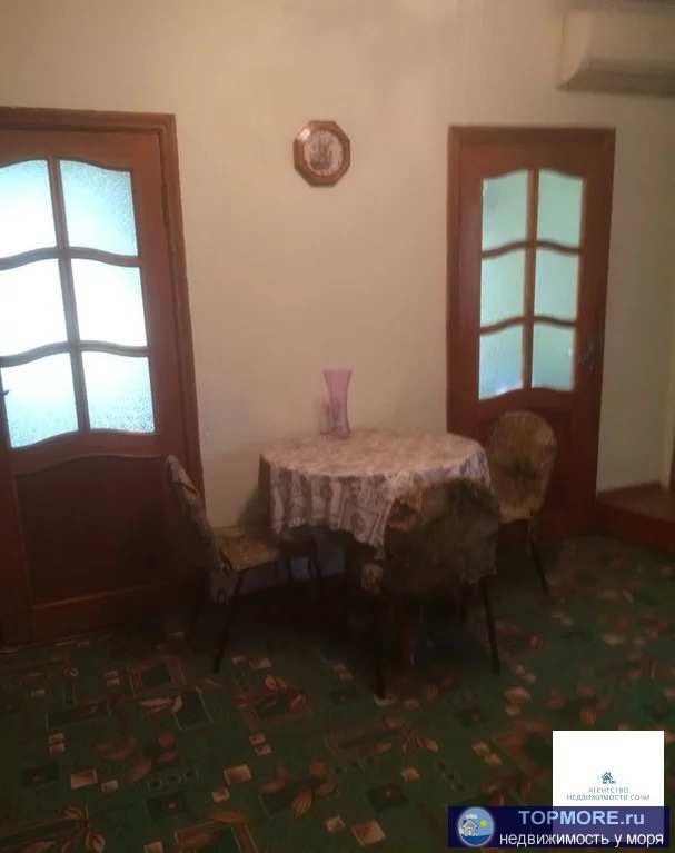 Квартира- зал и три небольших спальни, площадь 45 кв. м дом построен в 1958 году, . Ремонт был в 2010 году капитальный. - 1