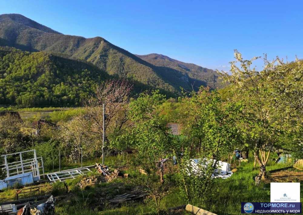 Продам участок 10 соток в с. Алексеевское, фактически 12 соток. До Лазаревской на машине 7 минут. Море от участка 10...