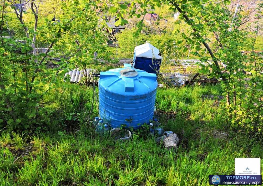 Продам участок 10 соток в с. Алексеевское, фактически 12 соток. До Лазаревской на машине 7 минут. Море от участка 10... - 2