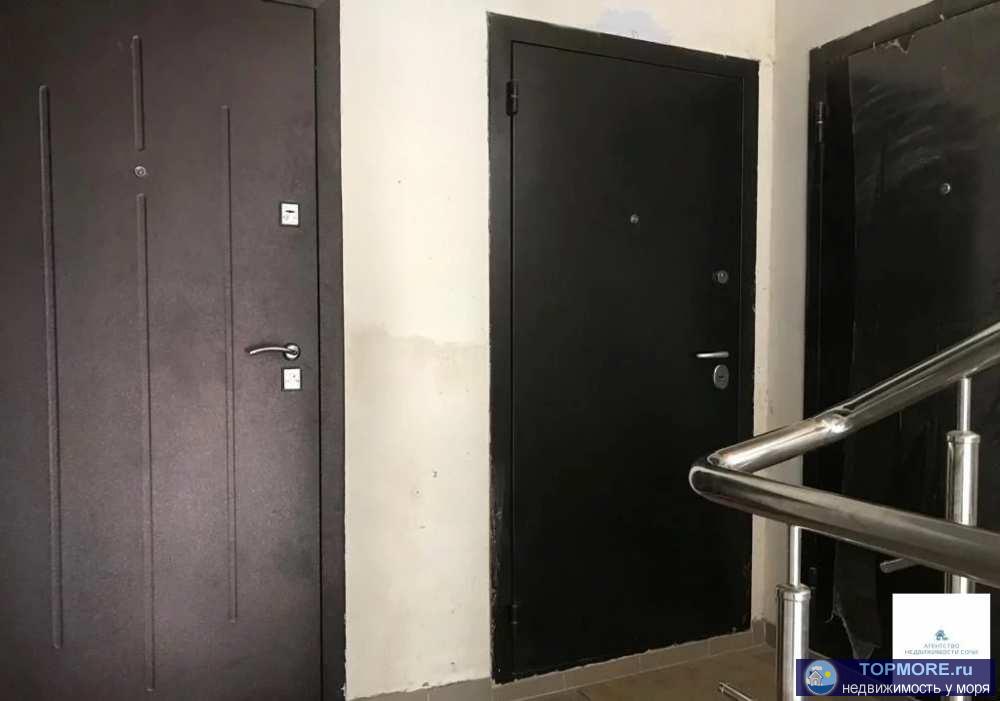 Срочно! В связи с расширением площади, продаю квартиру в тихом, уютном районе Адлера. Квартира с частичным ремонтом,... - 2