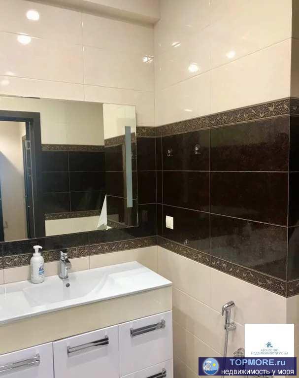 Великолепная 3-комнатная квартира с видом на море! Удачно распланирована в 2 спальни, просторную кухню-гостиную, есть...