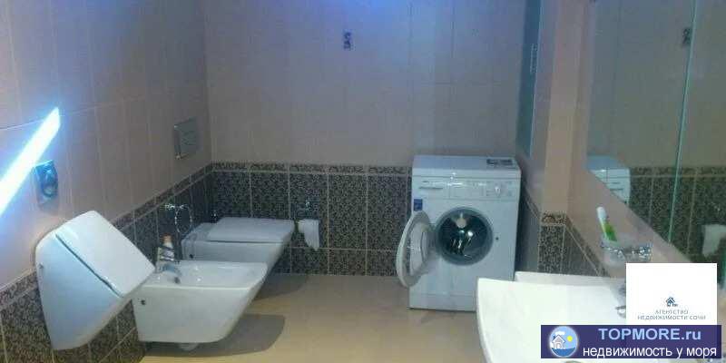 Продам квартиру в Сочи. Гостиная объединённая с кухней, спальня, большая ванная комната. Квартира полностью... - 2