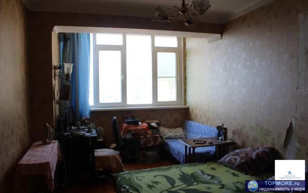 Продаётся приватизированная квартира по ул.Абазгаа 1я линия. Поблизости пешком: Море-5мин, центральный рынок-5мин,...