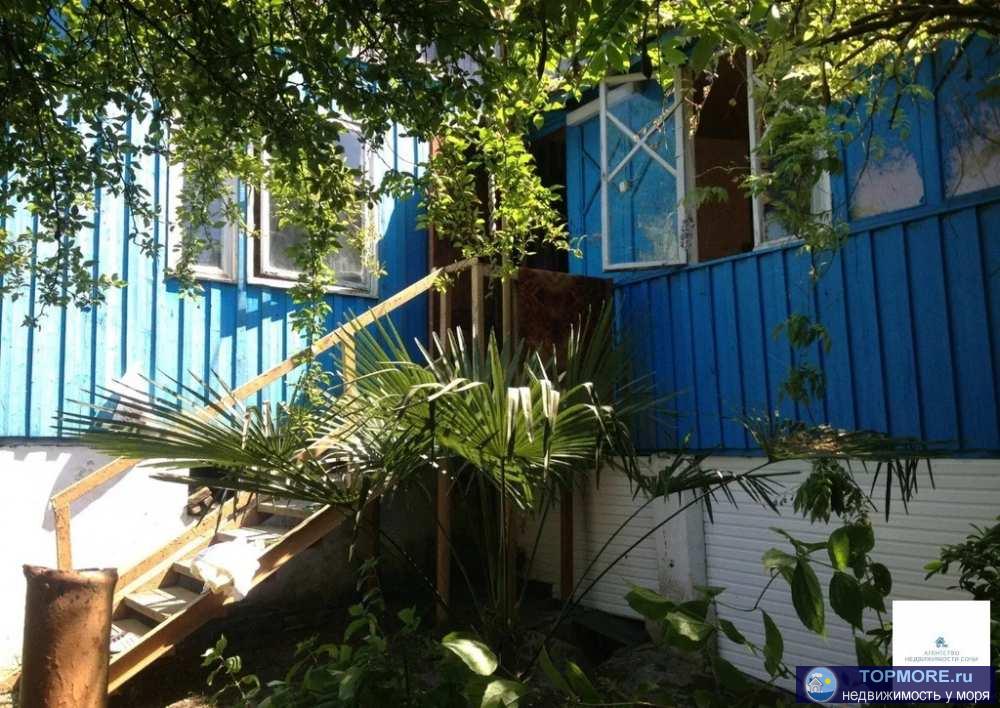 Продаю квартиру с 3мя комнатами, летней кухней. Участок 10сот не оформленный расположение первый дом от федеральной... - 2