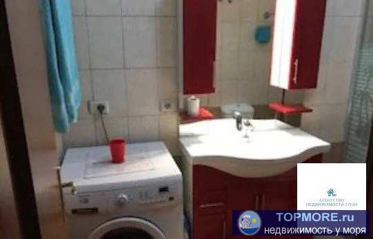 Продаю двухкомнатную квартиру в Адлере, 42 кв.м.  В квартире сделана отделка, все центральные коммуникации,...