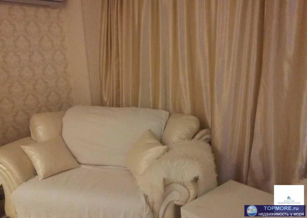 Продаю квартиру - студию в одном из лучших районов города. Выполнен качественный евроремонт, тёплый пол, витражное... - 2