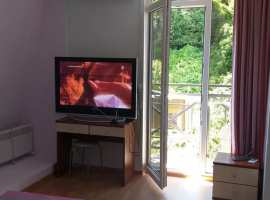 Продается квартира- студия в живописном месте микрорайона...