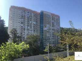 Жилой дом находится прямо за парком Дендрарий. Квартира в...