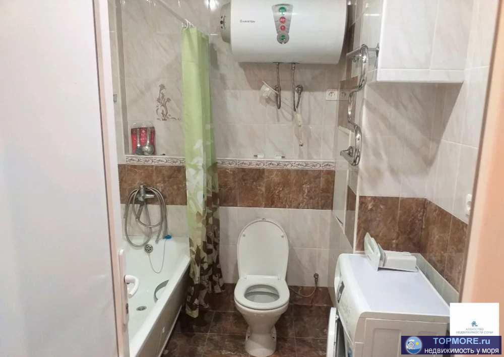 Продам квартиру в хорошем районе. Отличное место для сдачи, так и для жизни.2-ой этаж. Море в 5 минутах. Жилое... - 1