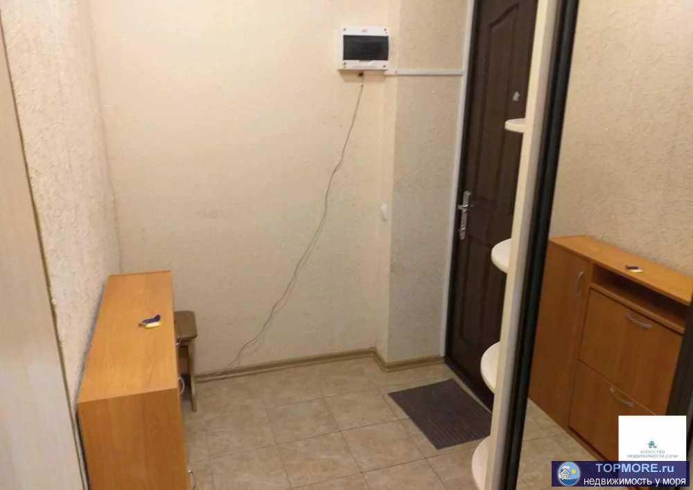 Продам квартиру в хорошем районе. Отличное место для сдачи, так и для жизни.2-ой этаж. Море в 5 минутах. Жилое... - 2