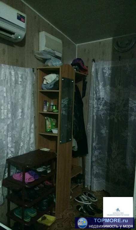 Продаётся двух комнатная квартира в старом фонде на первом этаже с отдельным входом. Низ Светланы. Коммуникации свет,... - 1