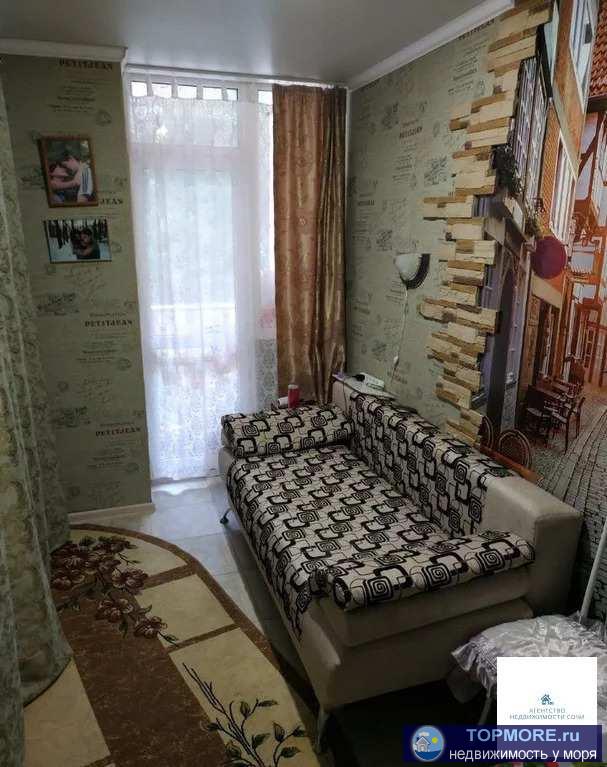 Продам студию 30 кв. м. с хорошим ремонтом и мебелью. Есть лоджия. Рядом школа, детский сад, остановка в 100 м,... - 2