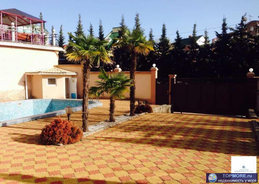 Дом клубного типа, есть парковка, уличный бассейн, до моря 200м. Застройщик - 1