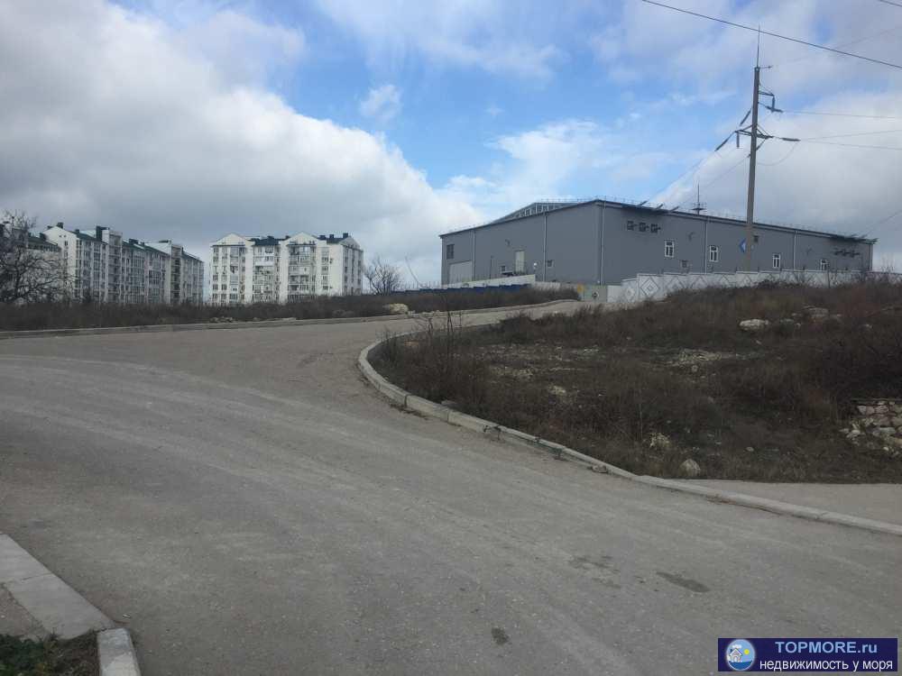 Продается участок под автосалон, ул. Колобова 24.  Общая площадь 30соток, огорожен.1 линия.  На участке стационарное... - 1