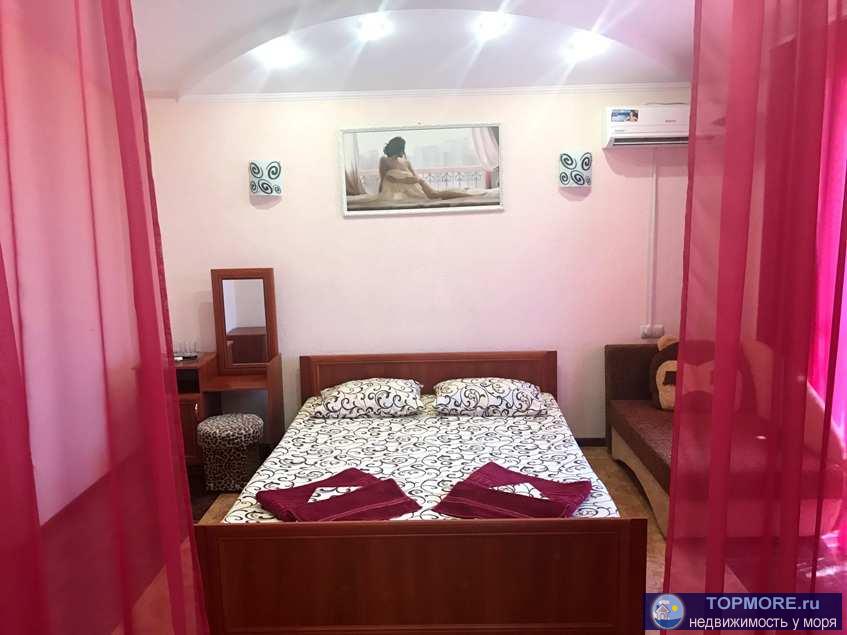 Приглашаем провести семейный отдых в Крыму! Частный пансионат в 3 минутах ходьбы до пляжа - первая линия от моря, на... - 34