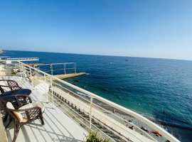 НЕОСПОРИМОЕ ПРЕИМУЩЕСТВО ДАННОЙ КВАРТИРЫ – ПЕРВАЯ ЛИНИЯ СО СВОИМ...