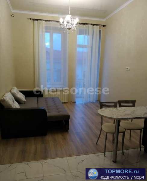 Продается шикарная квартира в самом центре Севастополя на улице Ленина.  Двухкомнатная квартира в доме... - 2