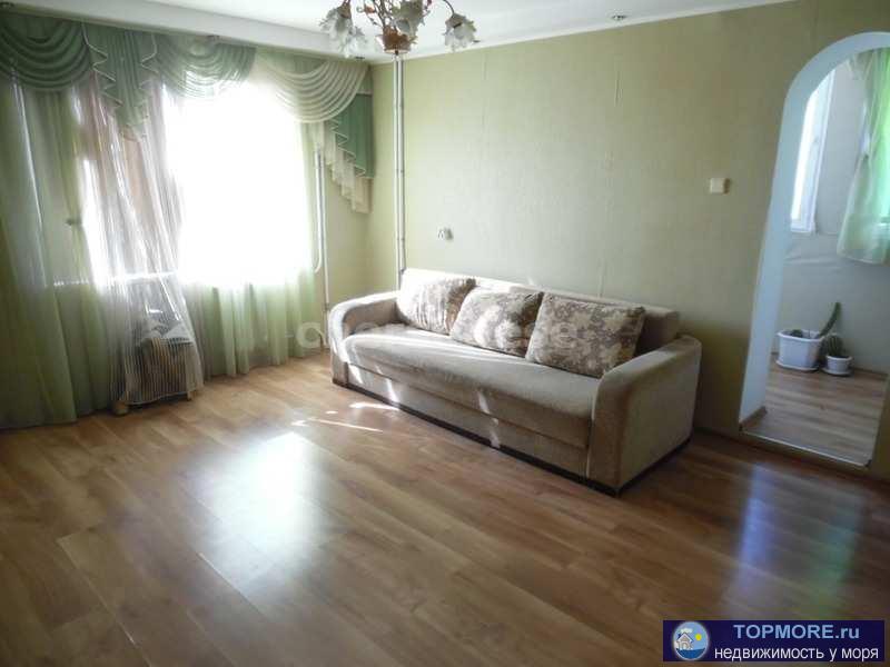 Сдается хорошая однокомнатная квартира на Летчиках.  Квартира чистая, светлая и просторная. Есть все необходимое для... - 1