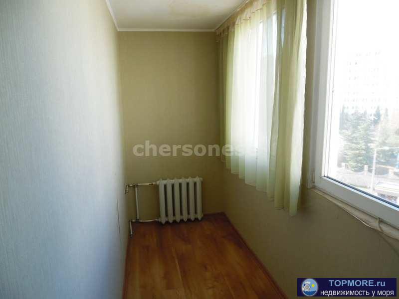 Сдается хорошая однокомнатная квартира на Летчиках.  Квартира чистая, светлая и просторная. Есть все необходимое для... - 2