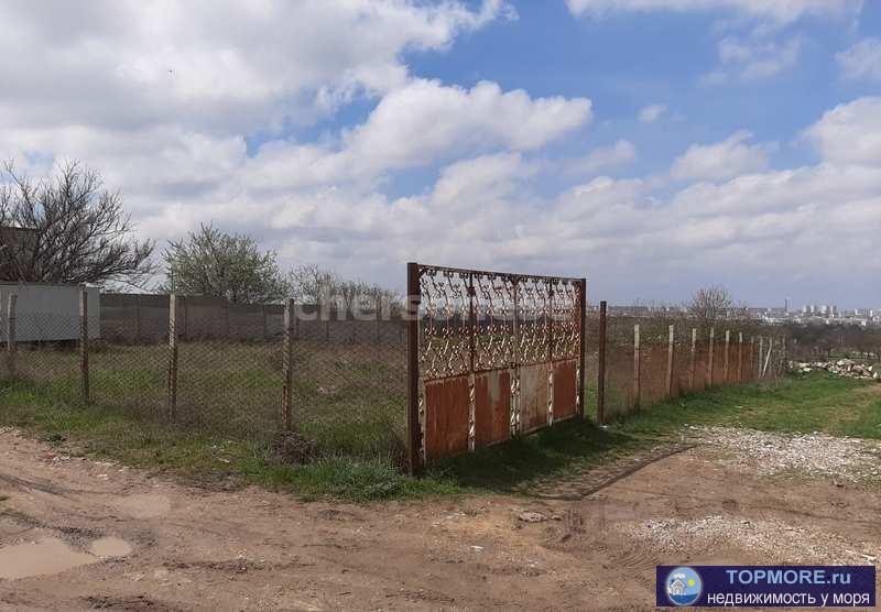 Ровненький участок с хорошим подъездом по асфальту, (грунтовки 100м).    Свет вдоль участка, новый кабель с хорошей... - 1