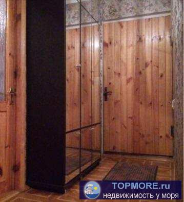 Продается хорошая 3-х комнатная квартира на Камышовом шоссе.  Дом построен из инкерманского камня. Очень качественный... - 1