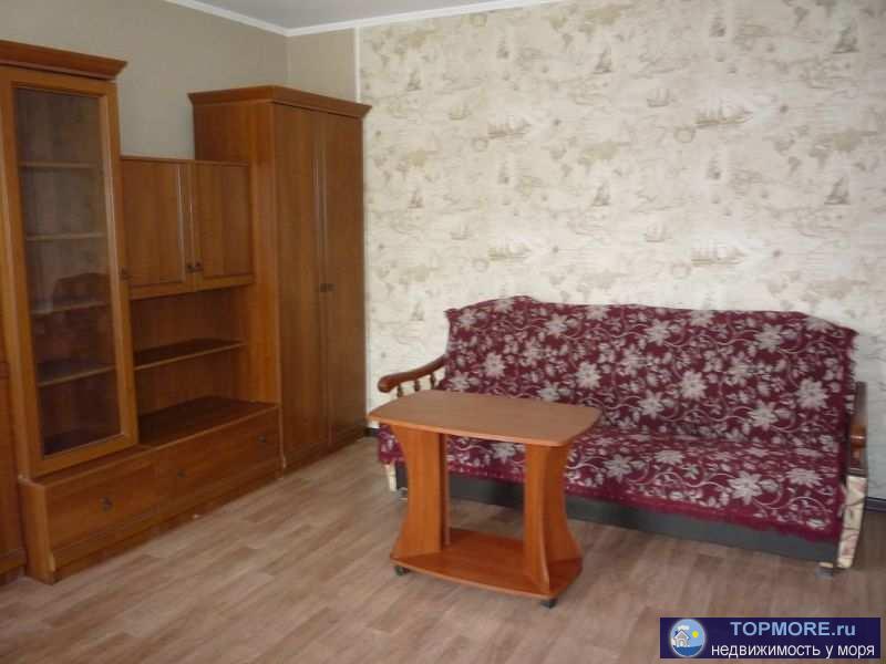 Снять 1 комнатную квартиру в Феодосии на сутки и дольше у пляжа моря. До пляжа, моря 5 минут.  Спальные места:... - 2