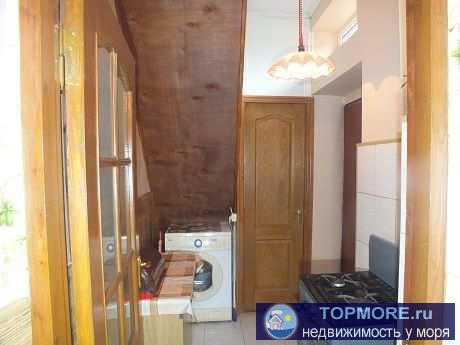 Снять квартиру посуточно в Феодосии. До ближайшего пляжа 5 минут пешим шагом. Диван двуспальный широкий, двуспальная... - 2