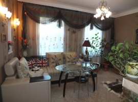 Представлен трехкомнатный дом на общей территории домовладения....