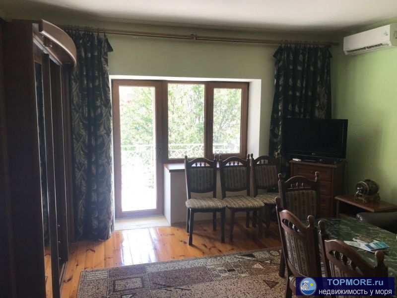 Дом 4-комнатный у самого пляжа, к морю 50 метров. Можно снимать по одному этажу.   Сначала на 6 фото представлен 2-й... - 2