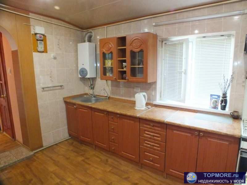 Благоустроеннный 2 комнатный дом в домовладении. В  доме имеется - кондиционер, вай-фай, стиральная машина-автомат,... - 2