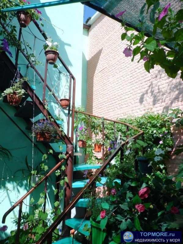 Минимальный срок проживания 5 суток.  Каждый этаж - как 1-комнатная квартира:  комната, кухня, санузел, кондиционер,... - 1