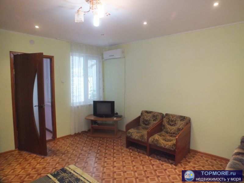 Дом со своим двором и без посторонних отдыхающих. В доме имеется кондиционер, душ, санузел, своя кухня, вай-фай,...