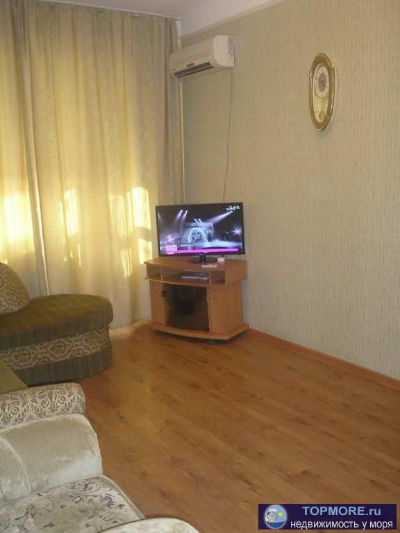 5 - минут до пляжа, моря. На третьем этаже трехэтажного дома остановка 'Динамо'.   Балкон, все удобства, после... - 2