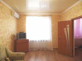 До моря 5 - 6 минут. Пляжи ближайшие галечные. До песчаного 8 - 9...