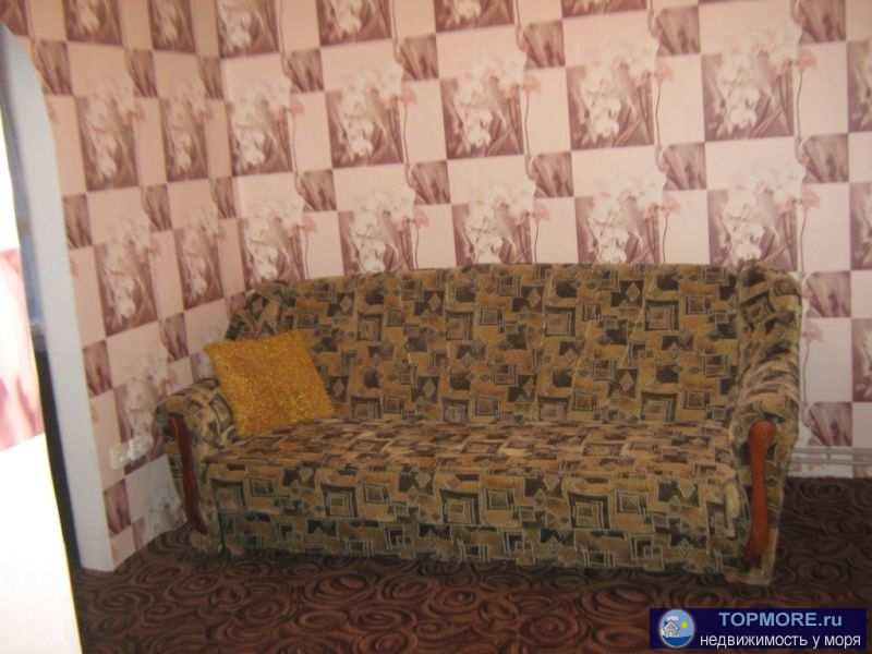 Отдельный дом со своим двором и местом для авто. До моря 9 минут.  Дом состоит из кухни, 3 комнат: две проходные и... - 2