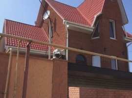 Сдaeтся красивый большой дом, в 100м от мoря, с видом на море в...