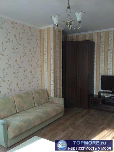 Сдается крупногабаритная 1 ком кв на Кесаева. Балкон застеклен.. Вид на море. Газовый котел. в кв есть все... - 1